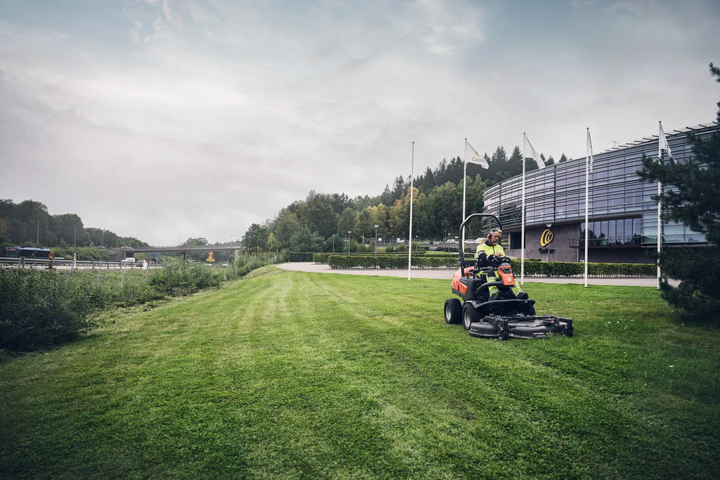Husqvarna P525DX AWD Diesel Front Mower 24HP Kubota Deckless - The Lawn Market Store